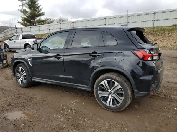JA4ARUAUXRU000574 2024 MITSUBISHI OUTLANDER - Image 2