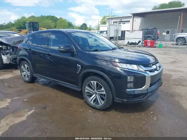 JA4ARUAUXRU001692 2024 MITSUBISHI OUTLANDER - Image 1