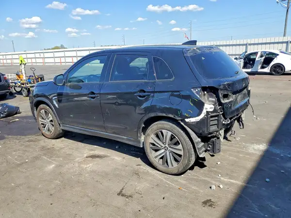 JA4ARUAUXRU001806 2024 MITSUBISHI OUTLANDER - Image 2