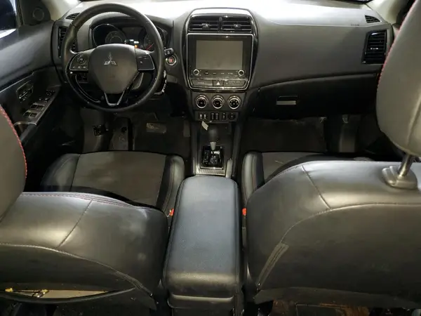 JA4ARUAUXRU001918 2024 MITSUBISHI OUTLANDER - Image 8