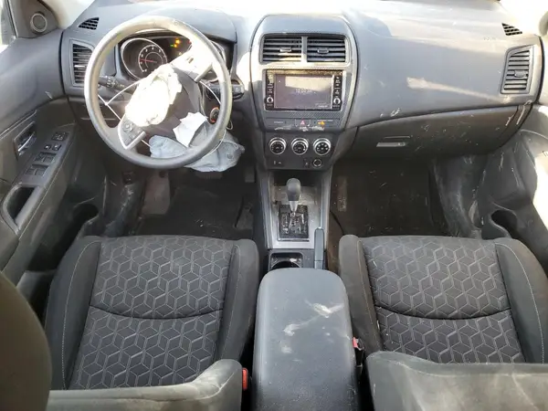 JA4ARUAUXRU006701 2024 MITSUBISHI OUTLANDER - Image 8