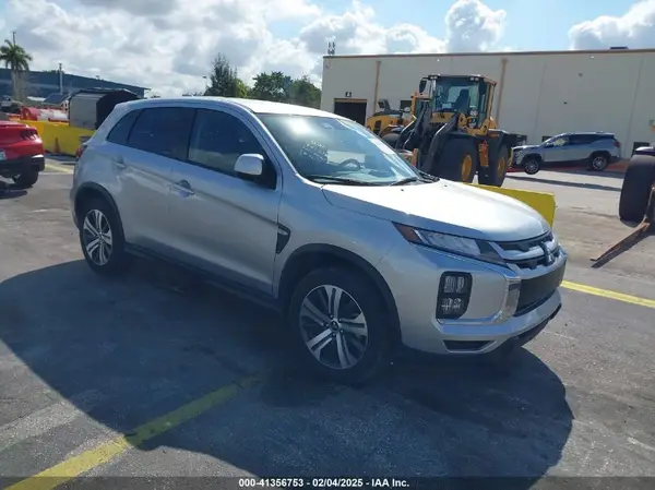 JA4ARUAUXRU009159 2024 MITSUBISHI OUTLANDER - Image 1