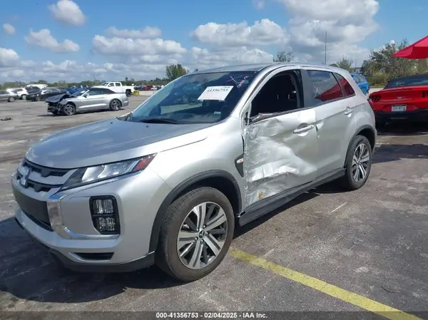 JA4ARUAUXRU009159 2024 MITSUBISHI OUTLANDER - Image 2