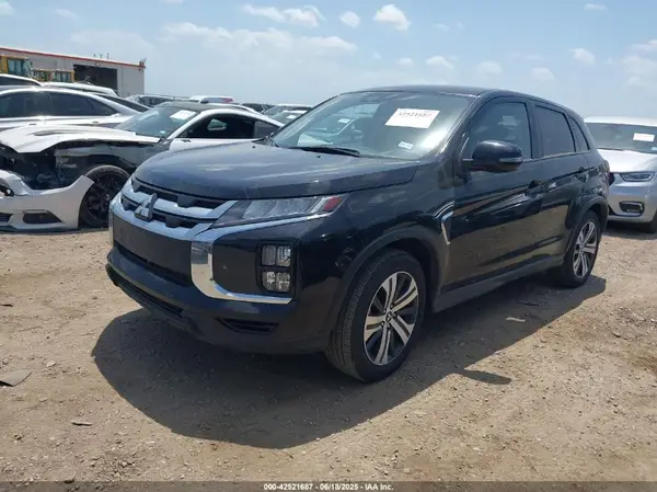 JA4ARUAUXRU017357 2024 MITSUBISHI OUTLANDER - Image 2