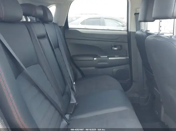 JA4ARUAUXRU017357 2024 MITSUBISHI OUTLANDER - Image 8
