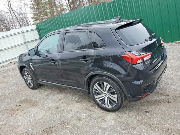 JA4ARUAUXRU017679 2024 MITSUBISHI OUTLANDER - Image 2