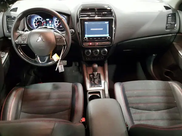 JA4ARUAUXRU017679 2024 MITSUBISHI OUTLANDER - Image 8