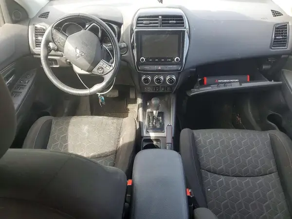 JA4ARUAUXRU019268 2024 MITSUBISHI OUTLANDER - Image 8