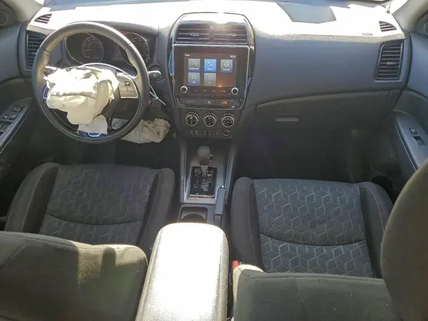 JA4ARUAUXRU023059 2024 MITSUBISHI OUTLANDER - Image 8