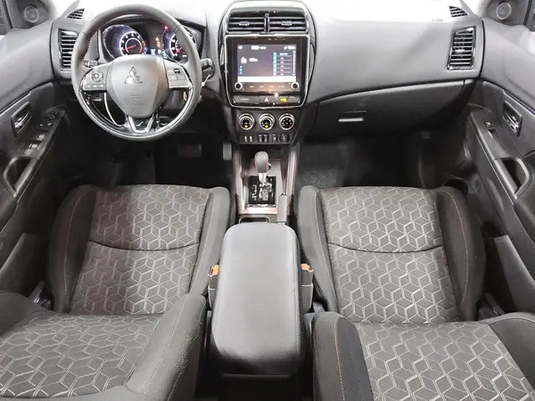 JA4ARUAUXSU004663 2025 MITSUBISHI OUTLANDER - Image 8