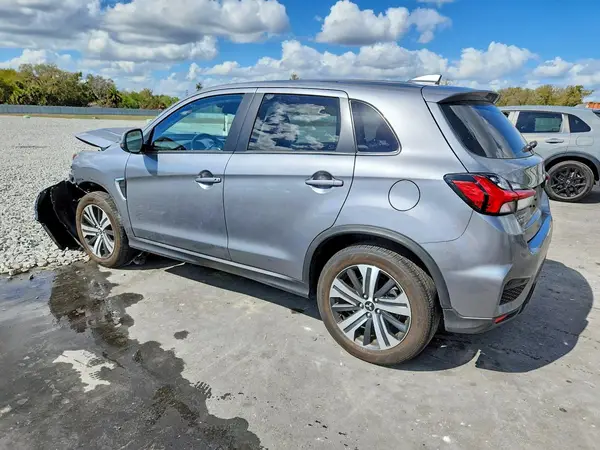JA4ARUAUXSU012052 2025 MITSUBISHI OUTLANDER - Image 2