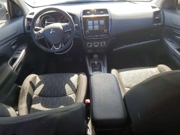 JA4ARUAUXSU013346 2025 MITSUBISHI OUTLANDER - Image 8