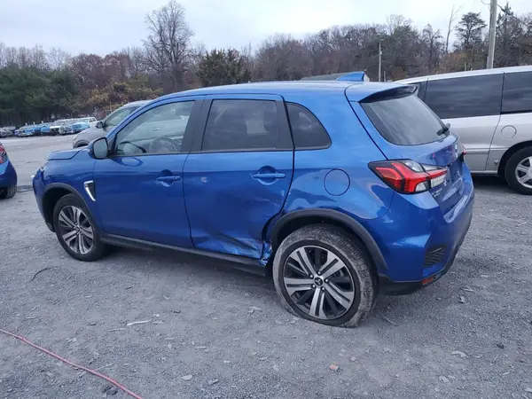 JA4ARUAUXSU013475 2025 MITSUBISHI OUTLANDER - Image 2