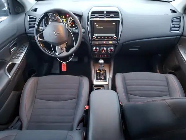 JA4ARUAUXSU013475 2025 MITSUBISHI OUTLANDER - Image 8