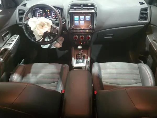 JA4ARVAW8MU002856 2021 MITSUBISHI OUTLANDER - Image 8