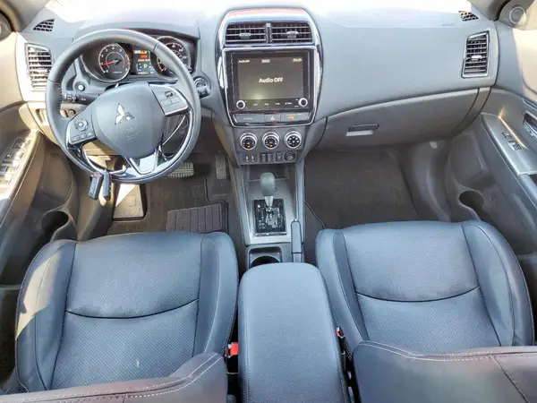 JA4ARVAW8PU003509 2023 MITSUBISHI OUTLANDER - Image 8
