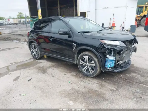 JA4ARVAW8RU009720 2024 MITSUBISHI OUTLANDER - Image 1