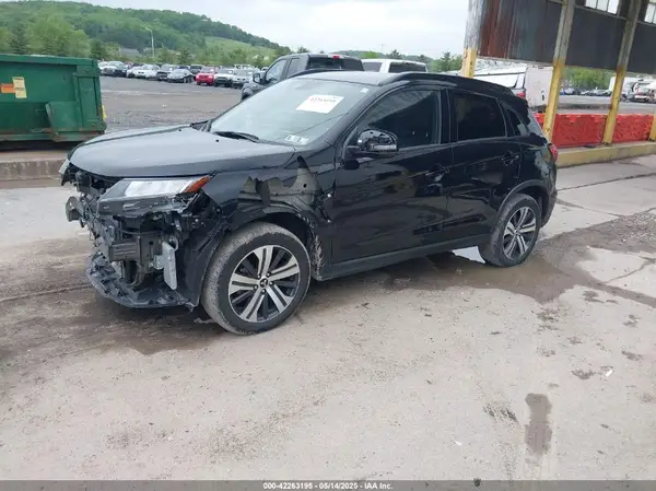 JA4ARVAW8RU009720 2024 MITSUBISHI OUTLANDER - Image 2