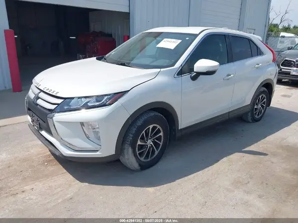 JA4AS3AA0LZ011517 2020 MITSUBISHI ECLIPSE CROSS - Image 2
