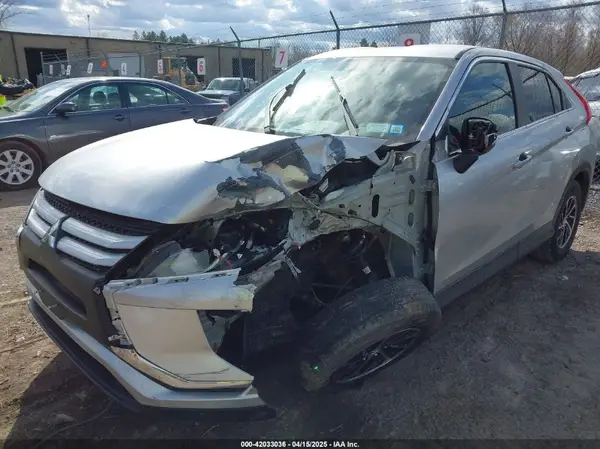 JA4AS3AA1LZ031484 2020 MITSUBISHI ECLIPSE CROSS - Image 2