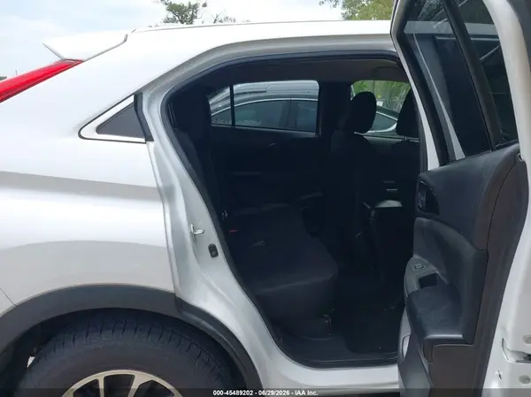 JA4AS3AA1LZ032795 2020 MITSUBISHI ECLIPSE CROSS - Image 8