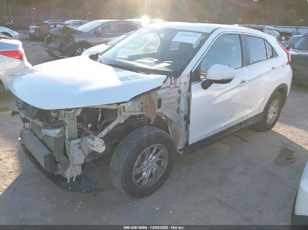 JA4AS3AA2JZ066497 2018 MITSUBISHI ECLIPSE CROSS - Image 2