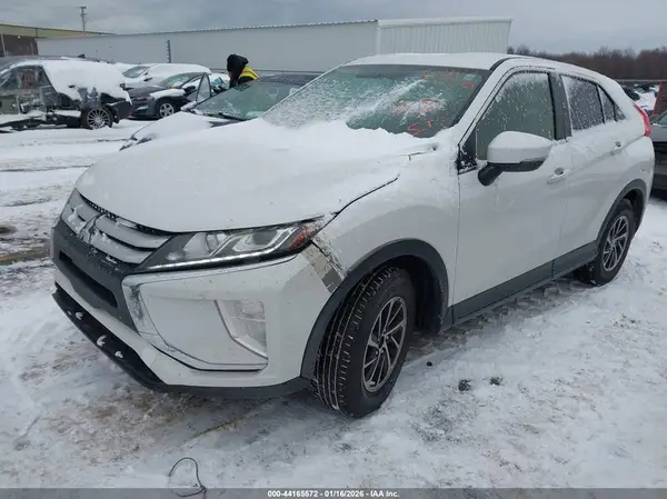 JA4AS3AA2LZ005704 2020 MITSUBISHI ECLIPSE CROSS - Image 2