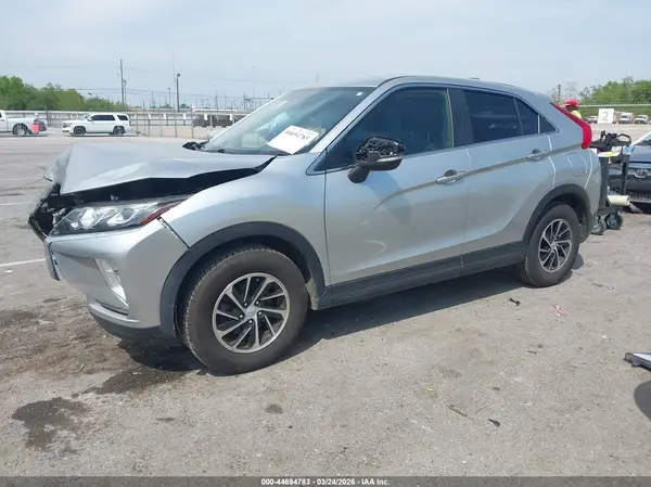 JA4AS3AA3LZ013116 2020 MITSUBISHI ECLIPSE CROSS - Image 2
