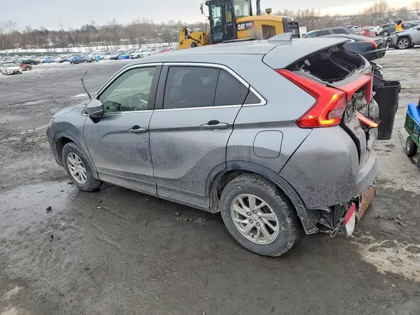 JA4AS3AA4JZ039463 2018 MITSUBISHI ECLIPSE CROSS - Image 2