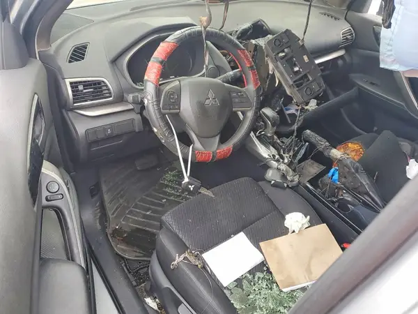 JA4AS3AA4JZ040967 2018 MITSUBISHI ECLIPSE CROSS - Image 8