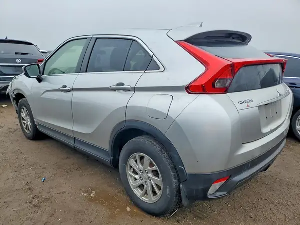 JA4AS3AA5JZ037821 2018 MITSUBISHI ECLIPSE CROSS - Image 2