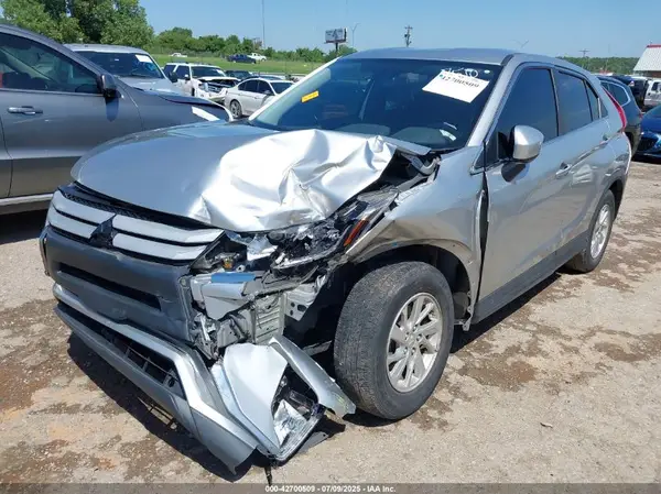 JA4AS3AA5JZ047510 2018 MITSUBISHI ECLIPSE CROSS - Image 2