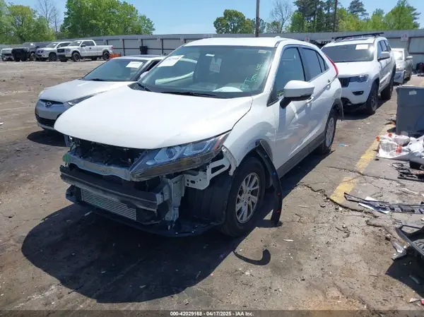 JA4AS3AA5JZ067109 2018 MITSUBISHI ECLIPSE CROSS - Image 2