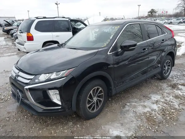 JA4AS3AA5LZ000755 2020 MITSUBISHI ECLIPSE CROSS - Image 2