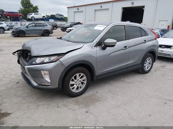 JA4AS3AA6JZ065420 2018 MITSUBISHI ECLIPSE CROSS - Image 2