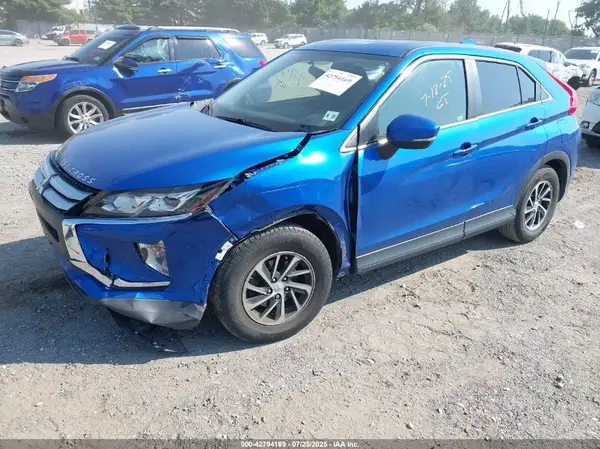 JA4AS3AA6LZ013840 2020 MITSUBISHI ECLIPSE CROSS - Image 2