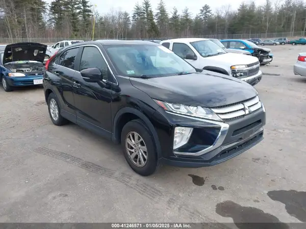 JA4AS3AA8JZ056492 2018 MITSUBISHI ECLIPSE CROSS - Image 1