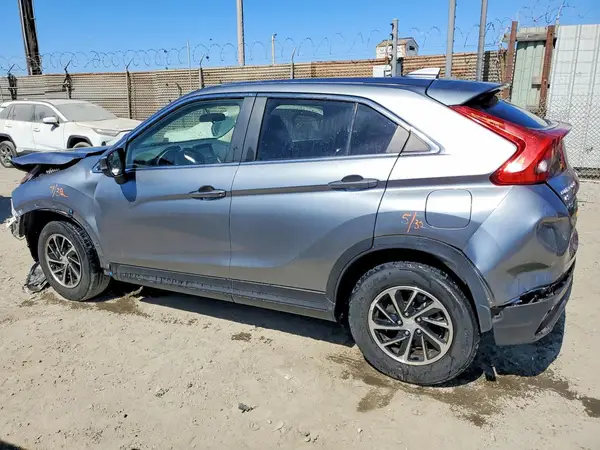 JA4AS3AA8LZ034401 2020 MITSUBISHI ECLIPSE CROSS - Image 2