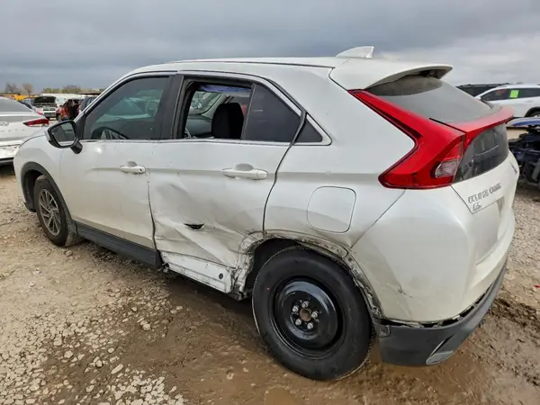JA4AS3AA9LZ001570 2020 MITSUBISHI ECLIPSE CROSS - Image 2