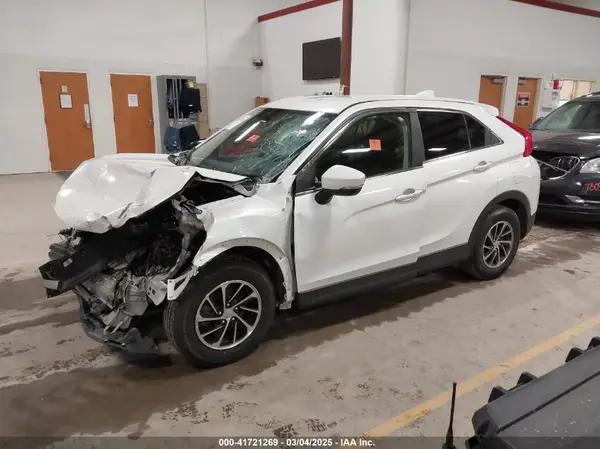 JA4AS3AA9LZ013413 2020 MITSUBISHI ECLIPSE CROSS - Image 2