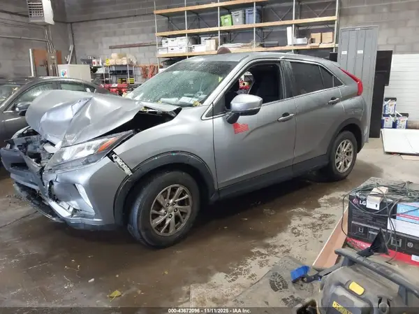 JA4AS3AAXJZ040830 2018 MITSUBISHI ECLIPSE CROSS - Image 2
