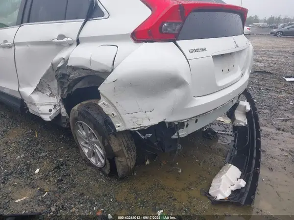 2019 MITSUBISHI ECLIPSE CROSS auction photo 6