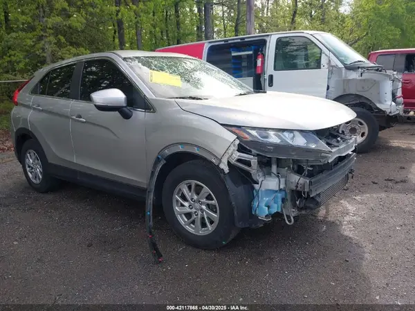 JA4AS3AAXKZ049738 2019 MITSUBISHI ECLIPSE CROSS - Image 1