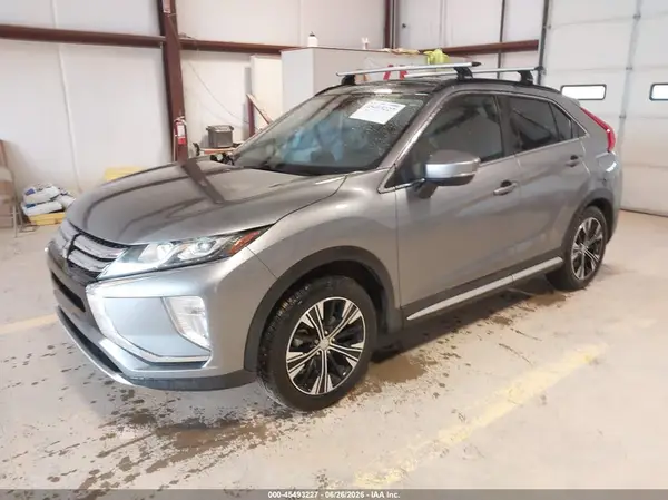 JA4AS5AA0LZ005583 2020 MITSUBISHI ECLIPSE CROSS - Image 2