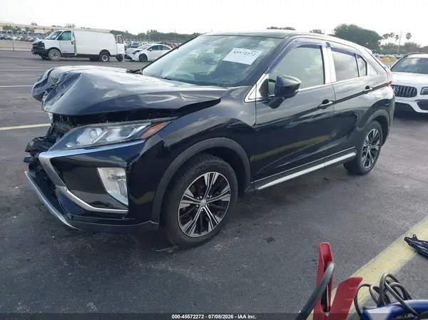 JA4AS5AA1LZ006130 2020 MITSUBISHI ECLIPSE CROSS - Image 2