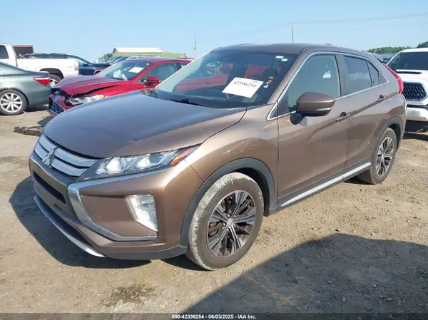 JA4AS5AA3LZ002452 2020 MITSUBISHI ECLIPSE CROSS - Image 2