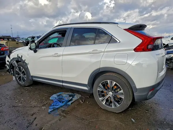 JA4AS5AA5LZ005708 2020 MITSUBISHI ECLIPSE CROSS - Image 2