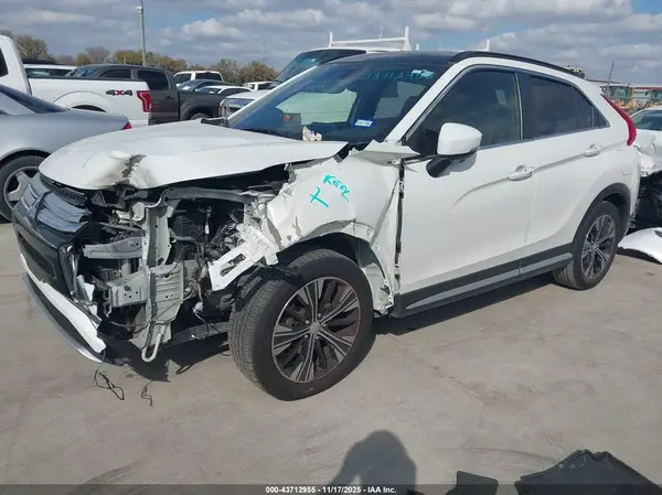 JA4AS5AA6LZ002882 2020 MITSUBISHI ECLIPSE CROSS - Image 2
