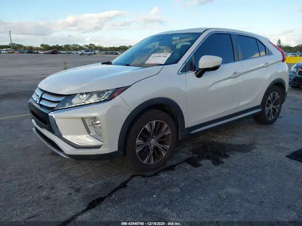 JA4AS5AA7LZ001272 2020 MITSUBISHI ECLIPSE CROSS - Image 2