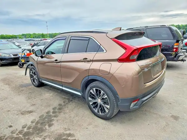 JA4AS5AA7LZ001398 2020 MITSUBISHI ECLIPSE CROSS - Image 2